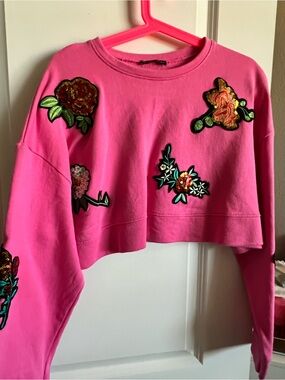 Zara Pink Cropped Sweatshirt with Floral Appliqués